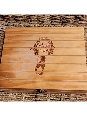 Walter Hagen Classics Collection Golf Towel & Balls in Box